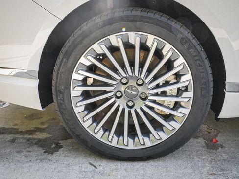 Used 2024 Genesis G80 image 13