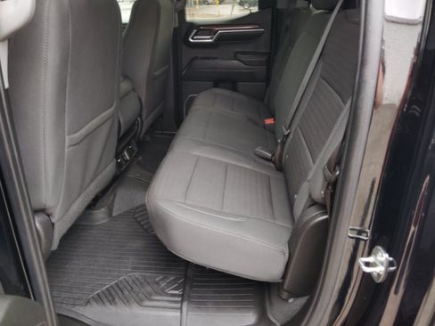Used 2023 Chevrolet Silverado 1500 LT AWD/4WD image 27