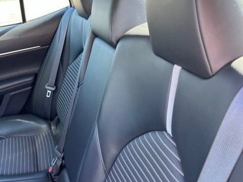 Used 2023 Toyota Camry SE FWD image 9