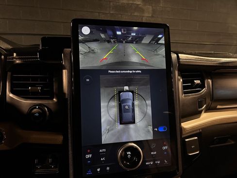 Used 2023 Ford Expedition Platinum image 41