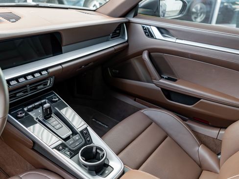 Used 2021 Porsche 911 Carrera 4S image 16