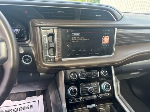 Used 2023 GMC Yukon Denali AWD/4WD image 16