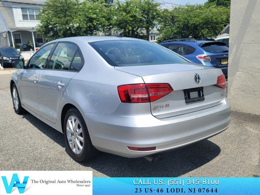 Used 2015 Volkswagen Jetta SE FWD image 4