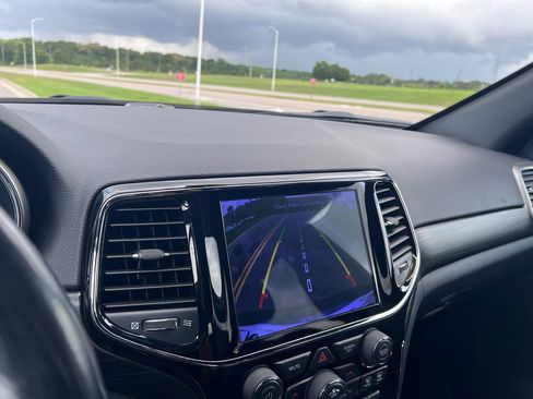 Used 2020 Jeep Grand Cherokee Altitude RWD image 23