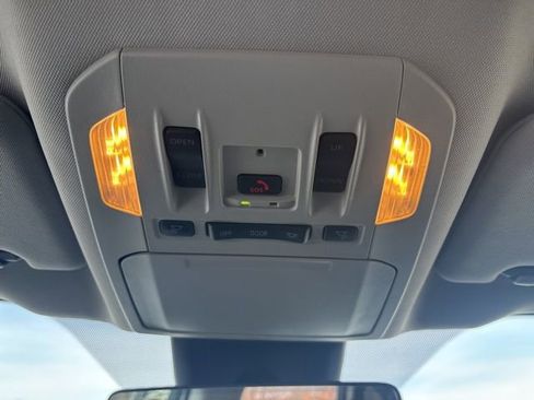 Certified 2024 Toyota Highlander XLE image 39