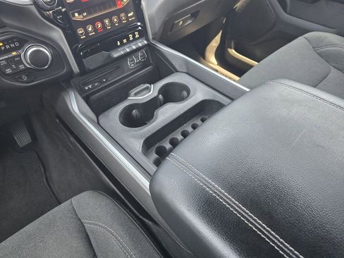 Used 2019 RAM 1500 Big Horn AWD/4WD image 18