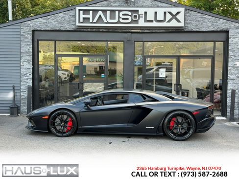 Used 2018 Lamborghini Aventador S AWD/4WD image 18