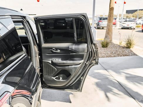 Used 2024 Jeep Grand Cherokee Altitude RWD image 11