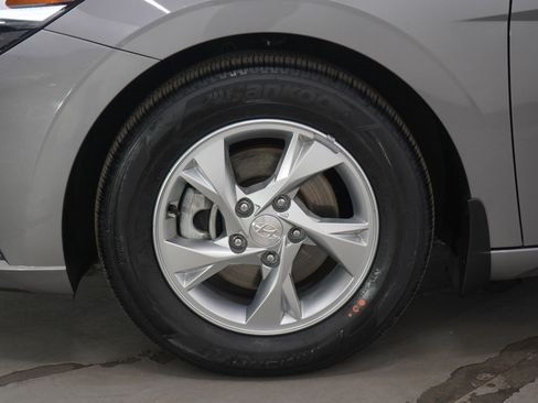 Used 2023 Hyundai Elantra SE image 27