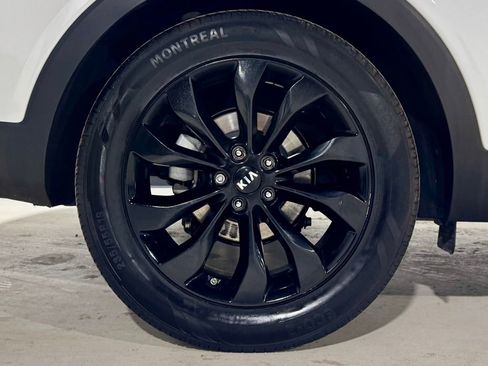 Used 2020 Kia Sorento EX image 37