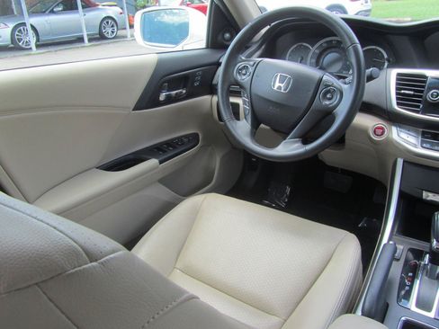 Used 2015 Honda Accord EX-L image 12