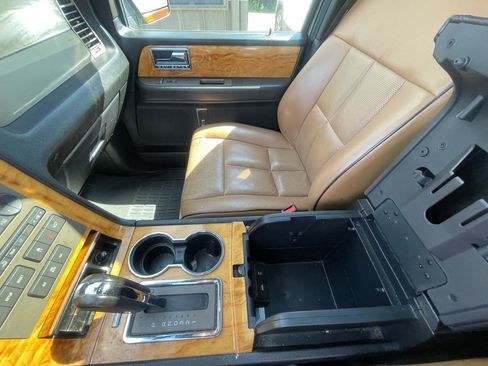 Used 2011 Lincoln Navigator 4WD w/ 101A Rapid Spec Order Code image 19