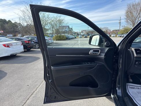 Used 2014 Jeep Grand Cherokee Limited w/ Trailer Tow Group IV image 12