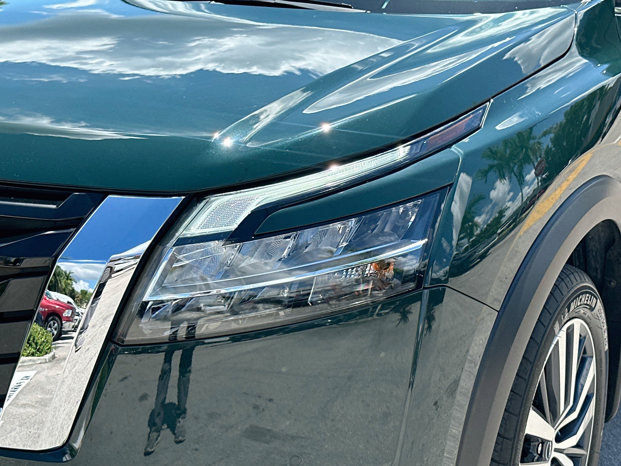 Used 2022 Nissan Pathfinder Platinum w/ Cargo Package FWD image 30