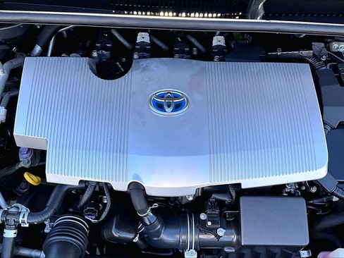 Used 2017 Toyota Prius Prime Advanced image 32