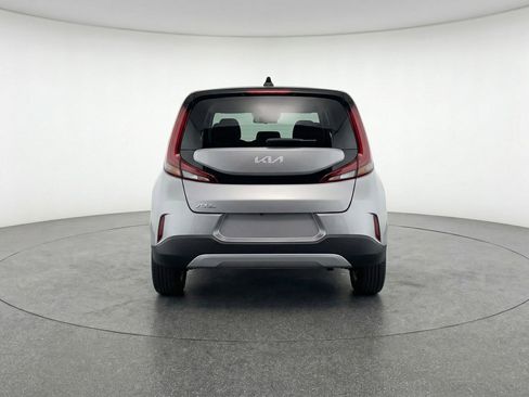 Used 2025 Kia Soul LX w/ LX Technology Package FWD image 7