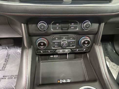 Used 2021 Chevrolet Suburban RST AWD/4WD image 18