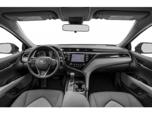 Used 2018 Toyota Camry LE image 7