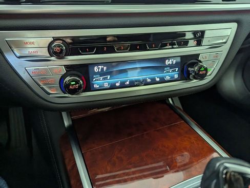 Used 2022 BMW ALPINA B7 xDrive w/ Luxury Rear Seating Package AWD/4WD image 44