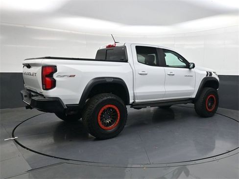 Used 2024 Chevrolet Colorado ZR2 w/ ZR2 Convenience Package III image 4