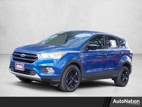 Used 2019 Ford Escape SE FWD image 1