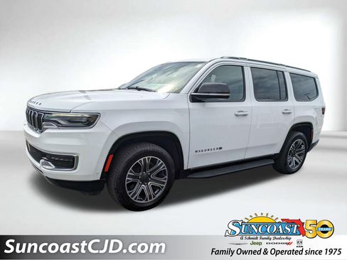 Certified 2024 Jeep Wagoneer Series II w/ Flexible Seating Group RWD image 1