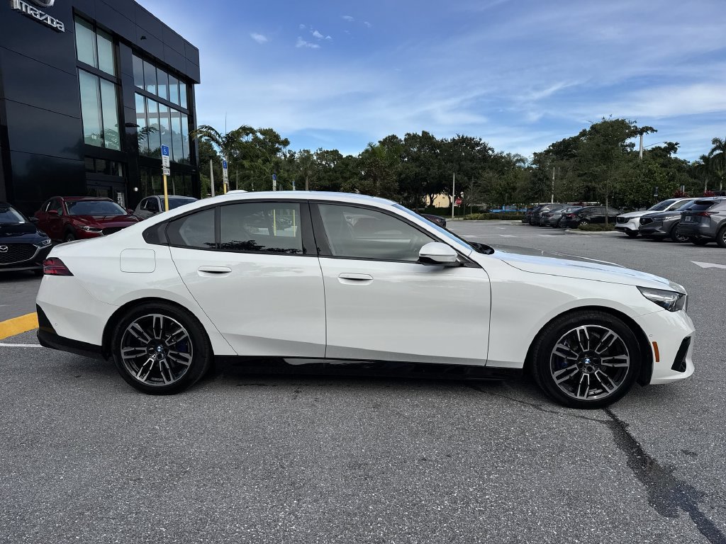 Used 2026 BMW 530i xDrive AWD/4WD image 5
