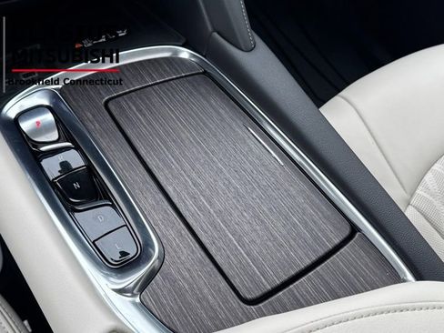 Used 2022 Buick Enclave Avenir image 32