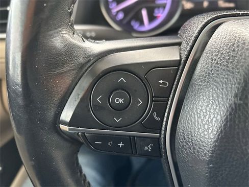 Used 2018 Toyota Camry XLE image 25