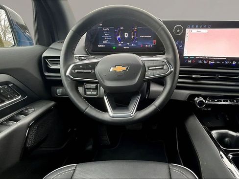 Used 2025 Chevrolet Silverado EV LT image 9