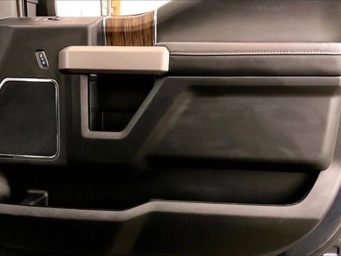 Used 2019 Ford F150 Lariat image 24