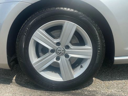 Used 2017 Volkswagen Golf Wolfsburg Edition image 2