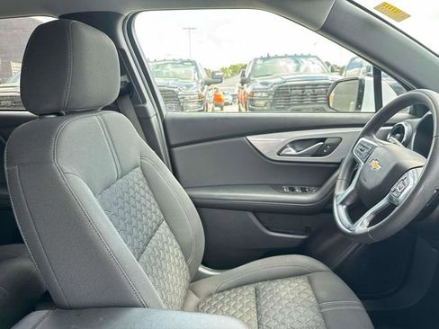 Used 2022 Chevrolet Blazer LT image 43