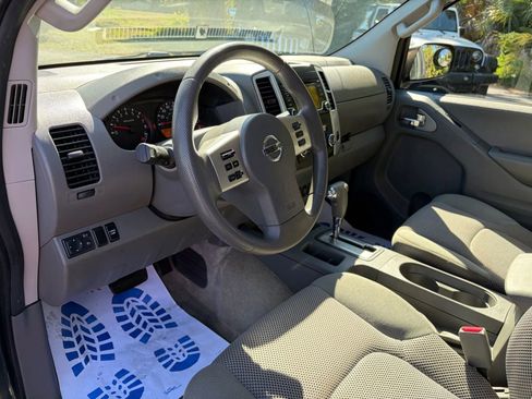 Used 2015 Nissan Frontier SV w/ SV Value Truck Package image 11