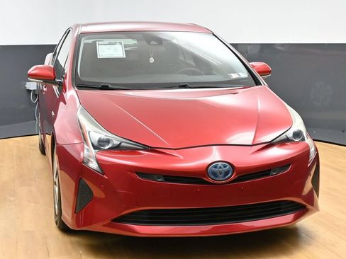 Used 2018 Toyota Prius Two w/ Prius Two Safety Plus Package FWD image 4
