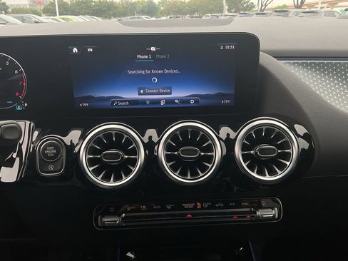 Used 2025 Mercedes-Benz GLA 250 image 26