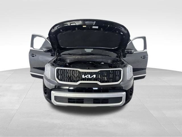 Certified 2024 Kia Telluride EX w/ EX Captain's Chair Package AWD/4WD image 13