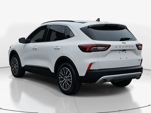 Used 2025 Ford Escape SE image 7