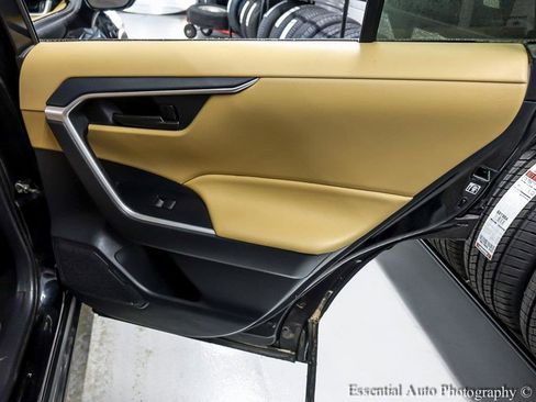 Used 2019 Toyota RAV4 LE image 23