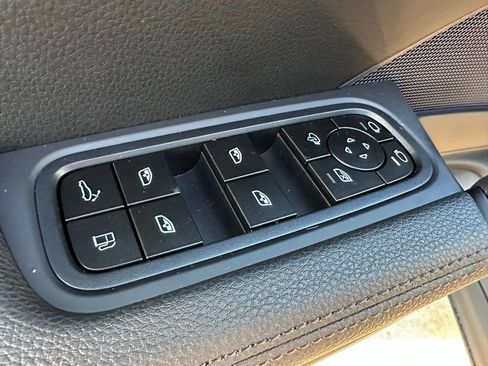 Used 2026 Porsche Cayenne S image 15