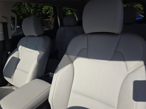 New 2025 Kia Telluride S image 25