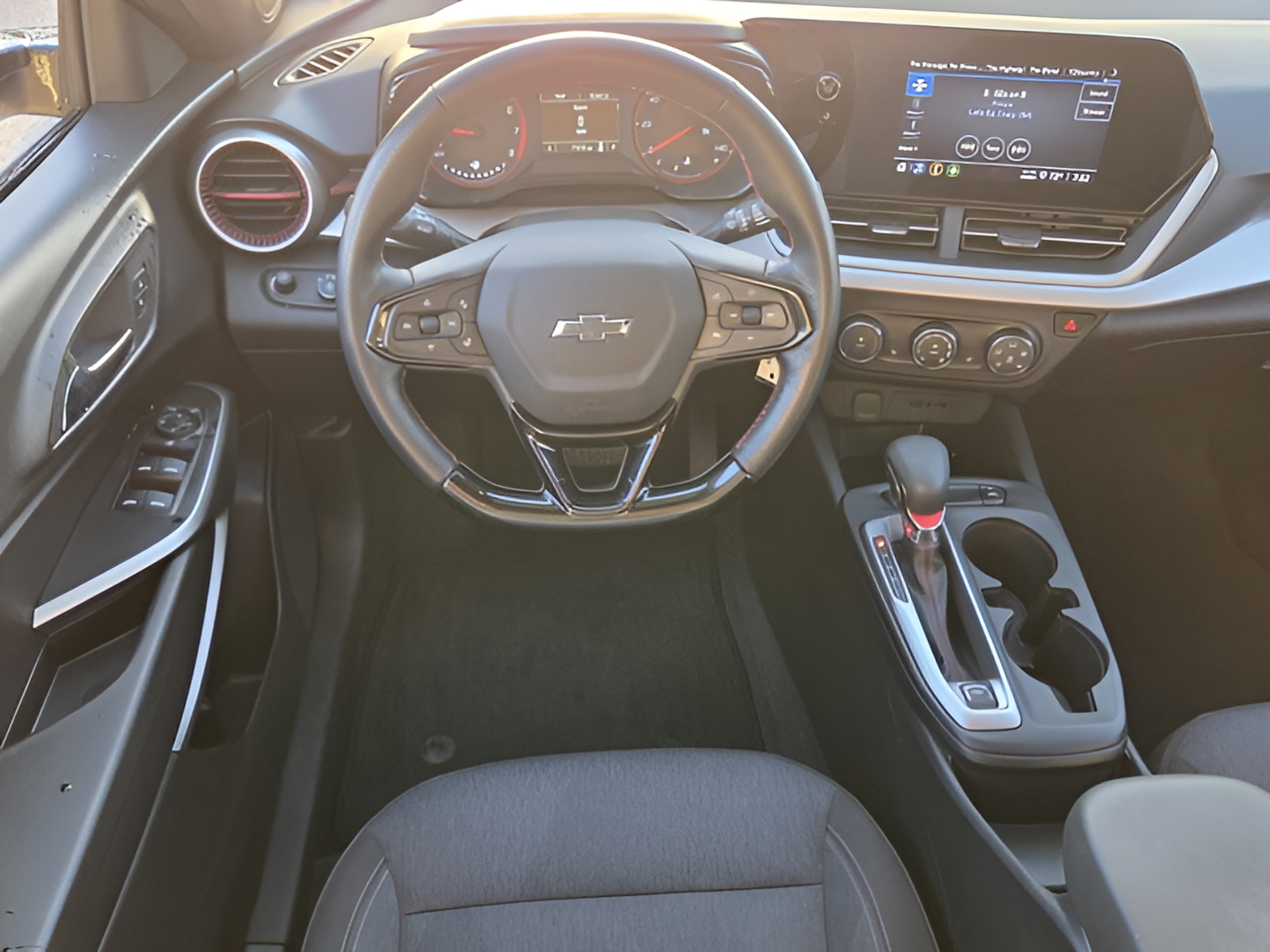 Certified 2024 Chevrolet Trax RS FWD image 12