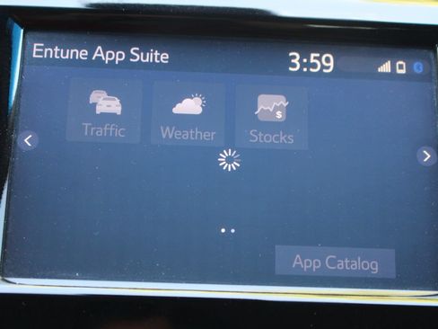 Used 2018 Toyota Camry XLE FWD image 32