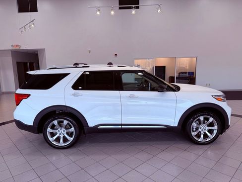 Used 2020 Ford Explorer Platinum w/ Premium Technology Package image 18