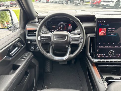 Certified 2025 GMC Yukon Denali AWD/4WD image 12