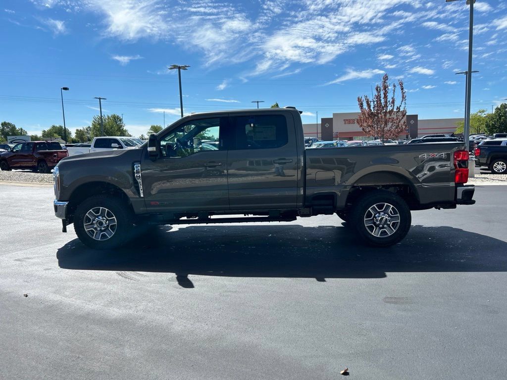 New 2027 Ford F250 Lariat w/ Lariat Premium Package AWD/4WD image 8