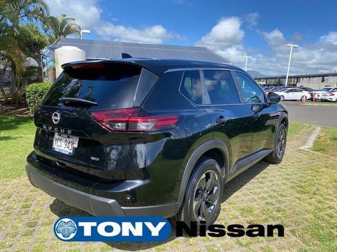 Used 2025 Nissan Rogue SV AWD/4WD image 7
