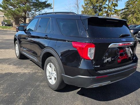 Certified 2023 Ford Explorer XLT w/ Equipment Group 202A AWD/4WD image 3