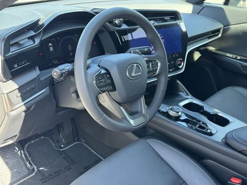Used 2025 Lexus RZ 300e FWD image 17