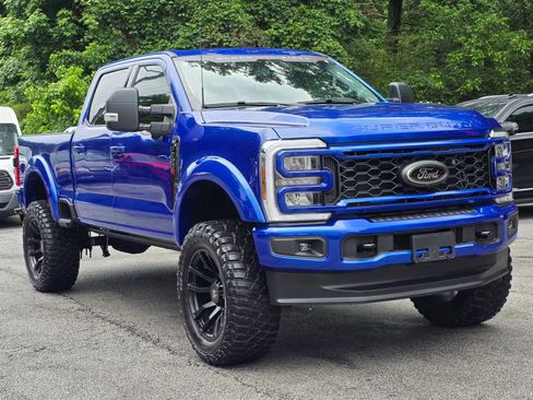 Used 2025 Ford F250 XLT w/ Black Appearance Package AWD/4WD image 9